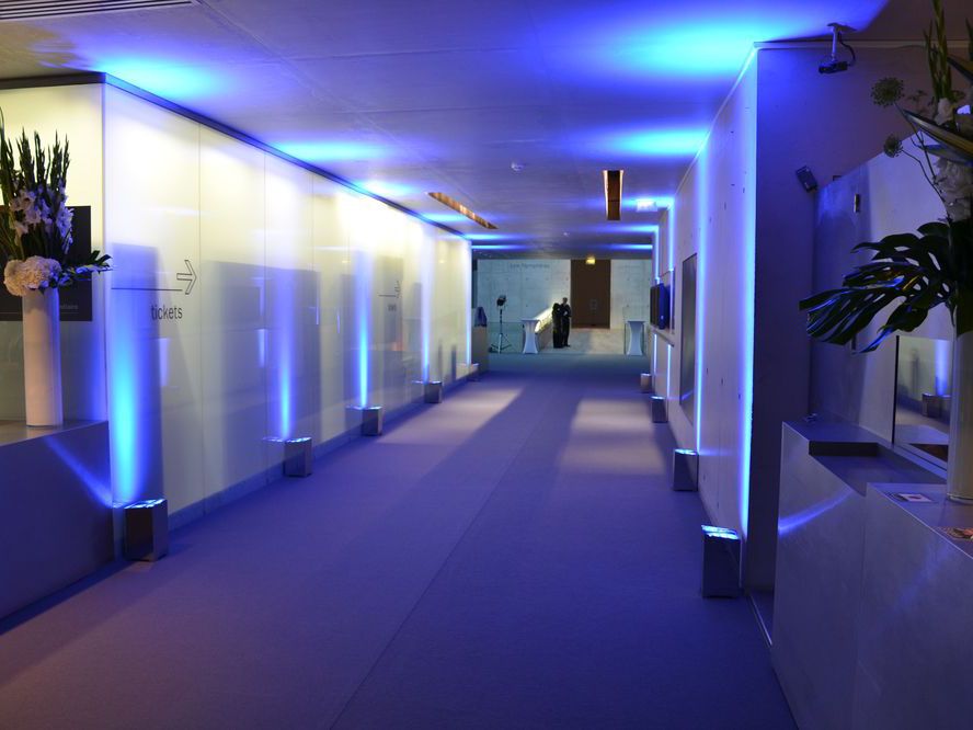 Musée de L'Orangerie Corridor