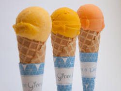 une glace a paris