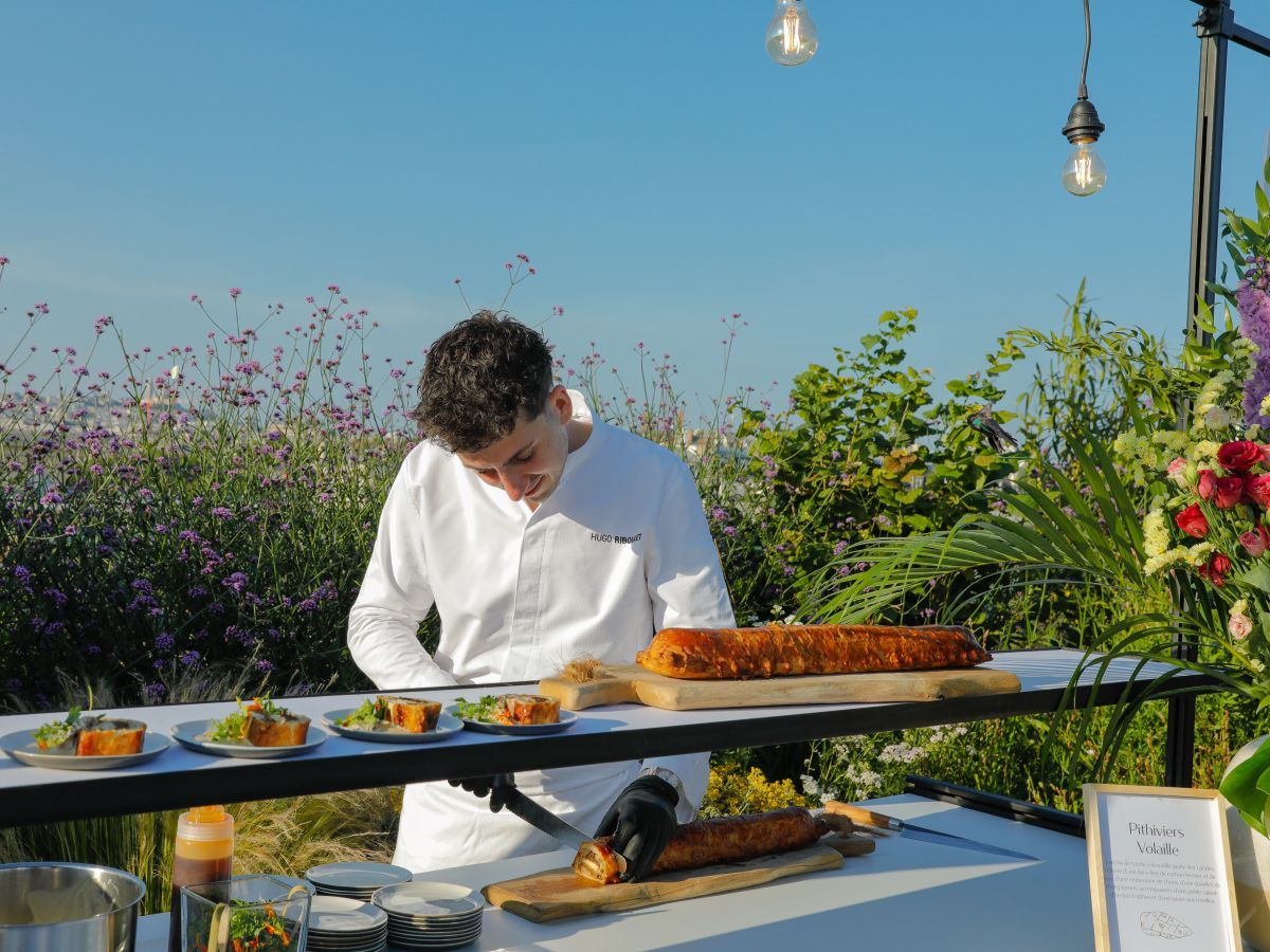 Soirée sur un rooftop avec vue sur les Invalides, avec Hugo Riboulet en cuisine