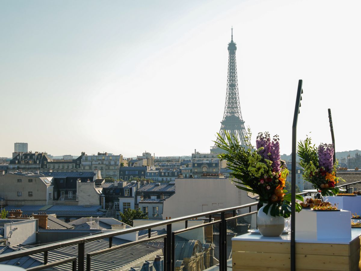 Soirée sur un rooftop avec vue sur les Invalides, avec Hugo Riboulet en cuisine